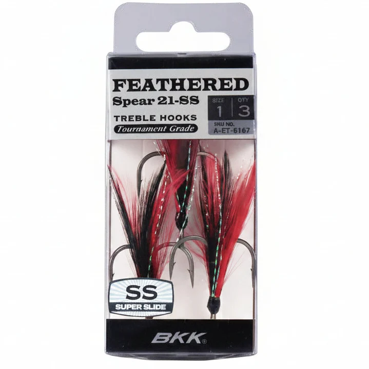 BKK Feathered Spear-21 Red-Black - fjærkledd treblekrok 3pk - Image 2